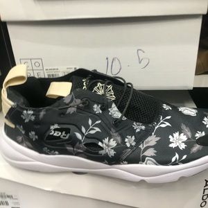 New REEBOK FURYLITE  SR BLACK FLOWERS WOMANS RUNER